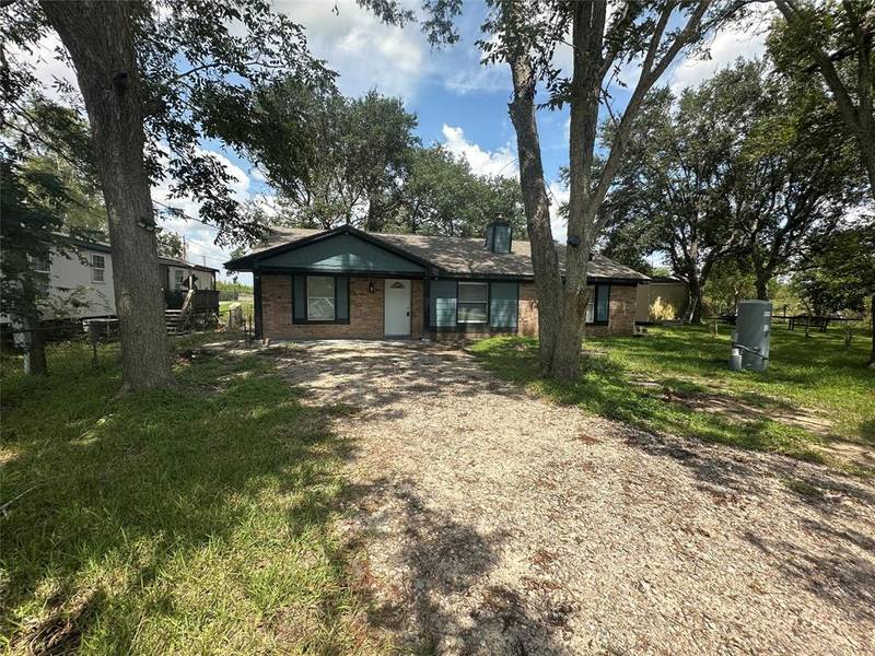 455 County Road 129B, Alvin, TX 77511