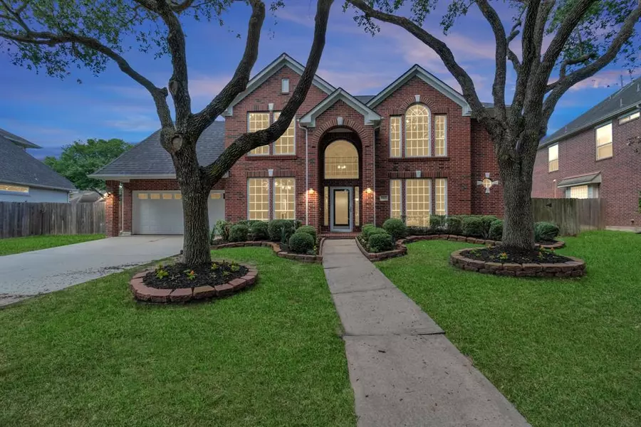 1907 Hollys WAY, Sugar Land, TX 77479