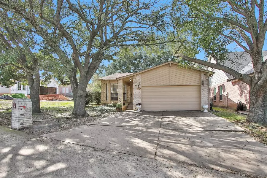 106 Fairway View LN, Montgomery, TX 77356