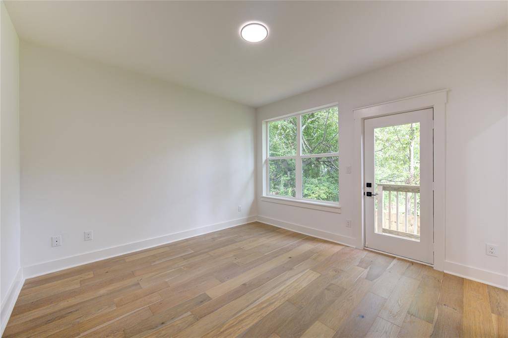 Houston, TX 77022,933 E 40 1/2 St ST