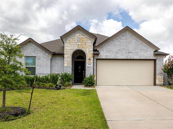 626 Harbor Colony LN, La Marque, TX 77568