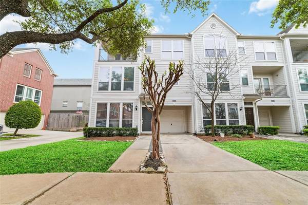 3003 S Heights Hollow LN, Houston, TX 77007