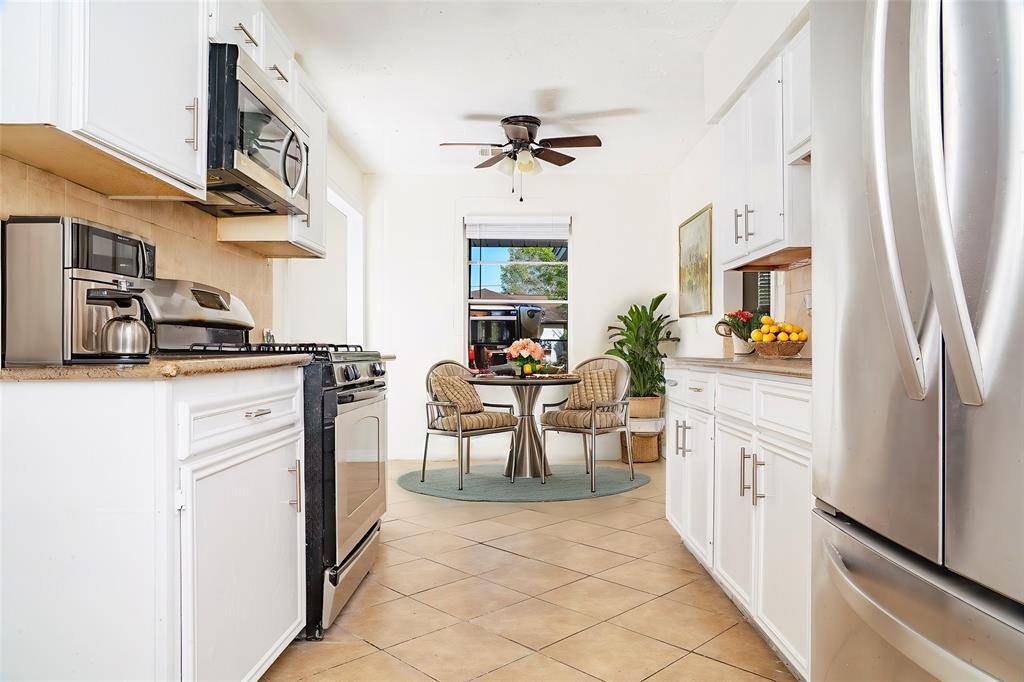 Pasadena, TX 77502,2106 Blueberry LN