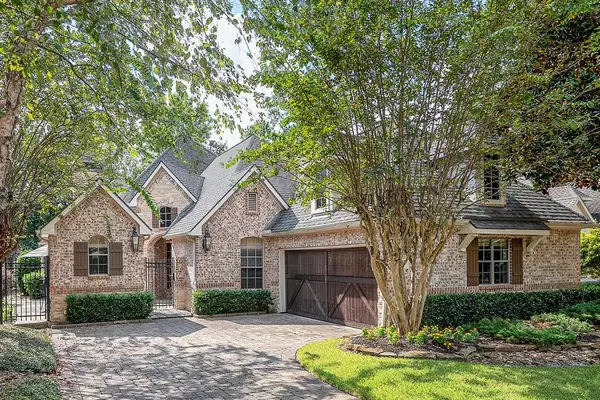 55 Columbia Crest PL, The Woodlands, TX 77382