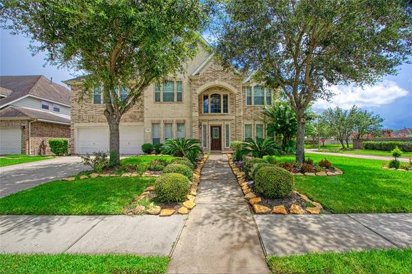 702 White Oak Pointe, League City, TX 77573