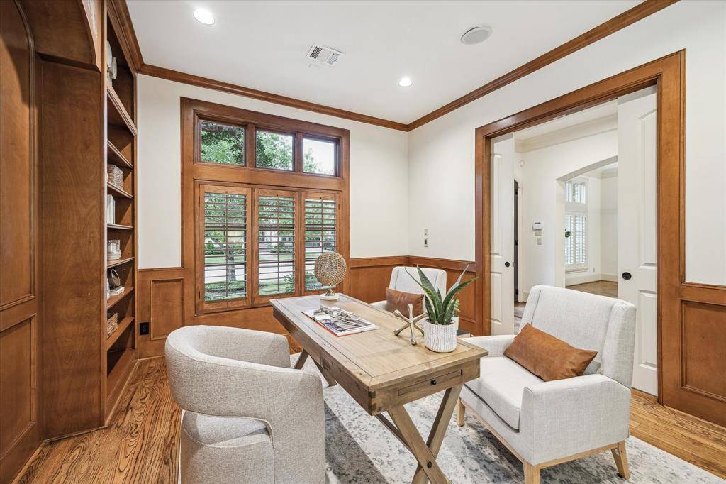 Houston, TX 77025,4051 Aberdeen WAY
