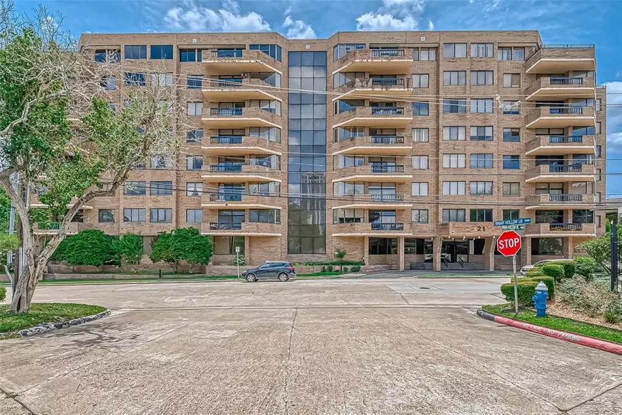 21 Briar Hollow LN #504, Houston, TX 77027