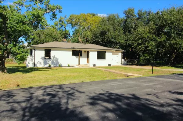 Clute, TX 77531,300 Dorsett ST