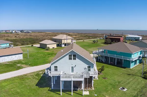 Crystal Beach, TX 77650,881 Melody LN