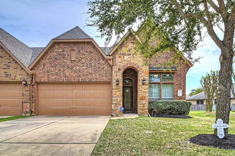 9723 Old Timber LN, Spring, TX 77379