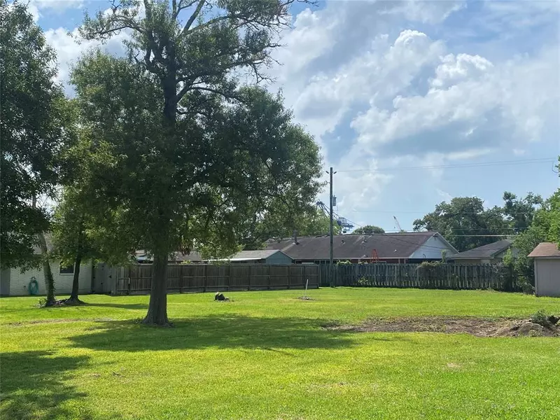 0 Shadylawn AVE, Shoreacres, TX 77571