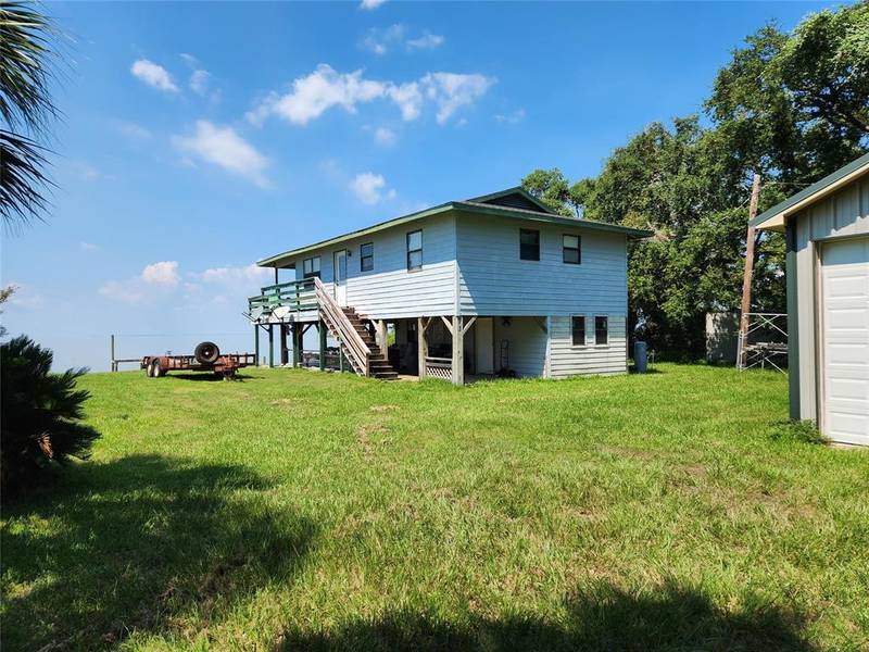 303 Fisherman RD, Anahuac, TX 77514