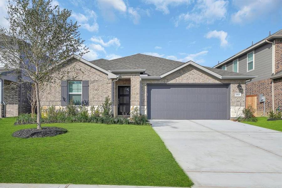 2523 Bay Winds LN, Baytown, TX 77523