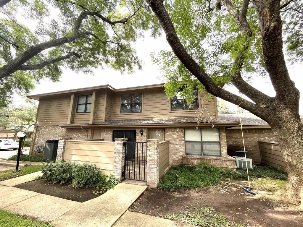 Sugar Land, TX 77479,2711 Grants Lake BLVD #203