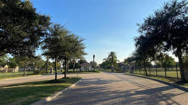 Beach City, TX 77523,6327 Redfish Reef DR