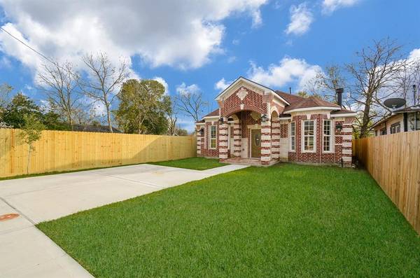 8042 Filltop ST, Houston, TX 77028