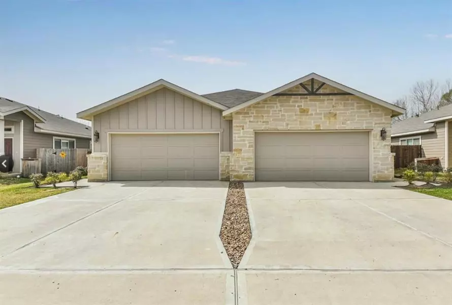 9901 and 9905 Grosbeak LN, Magnolia, TX 77354