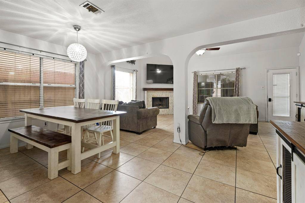 La Porte, TX 77571,405 Spencer LNDG W