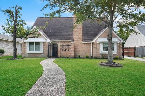 13931 Locke LN, Houston, TX 77077