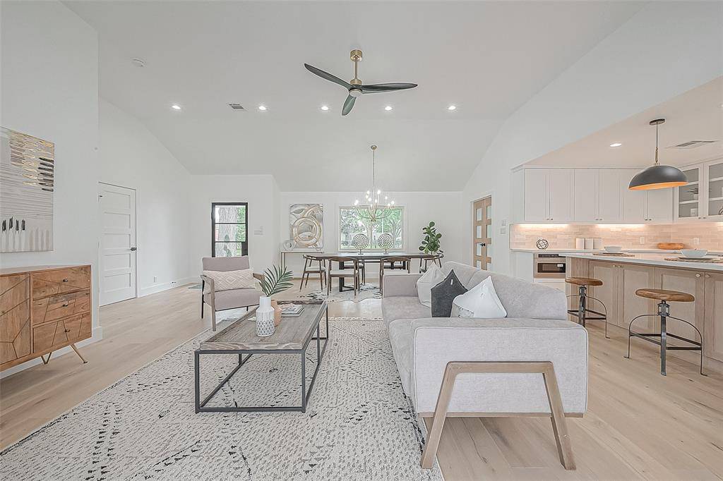 Houston, TX 77057,6254 Locke LN