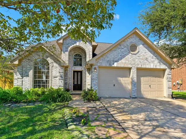 2927 Regata Run DR, Friendswood, TX 77546