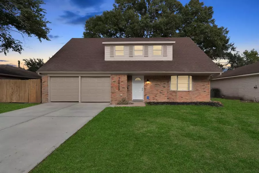 10903 Sageriver DR, Houston, TX 77089