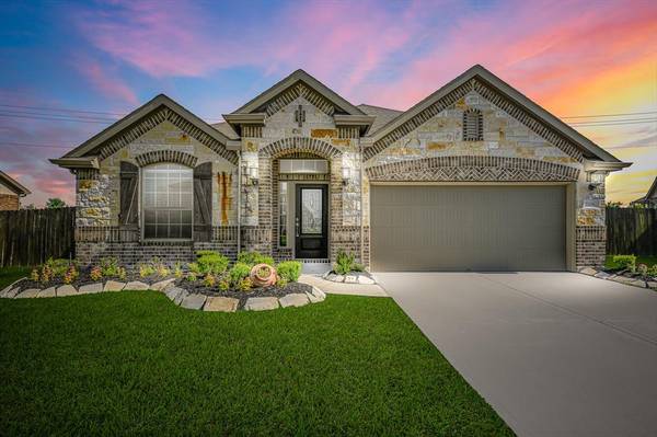 3306 Tug WAY, Mont Belvieu, TX 77523