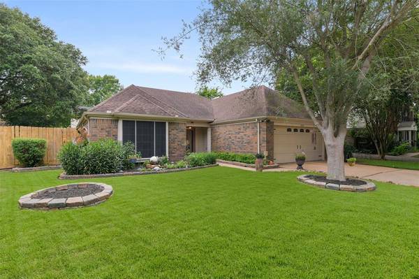 4010 Spring Forest DR, Pearland, TX 77584