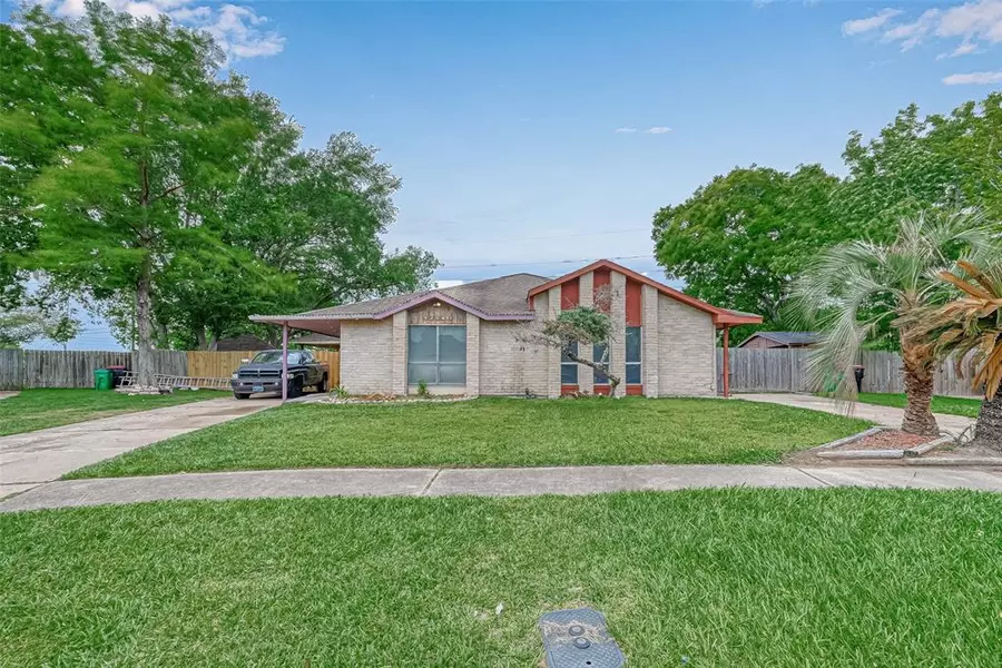 17116 Mercado DR, Houston, TX 77083