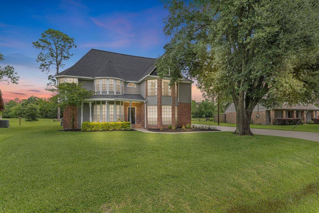 1702 Eagle Point RD, Crosby, TX 77532