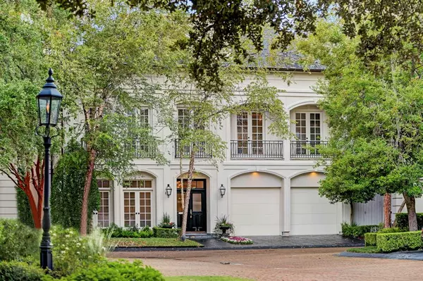 24 Eaton SQ, Houston, TX 77027