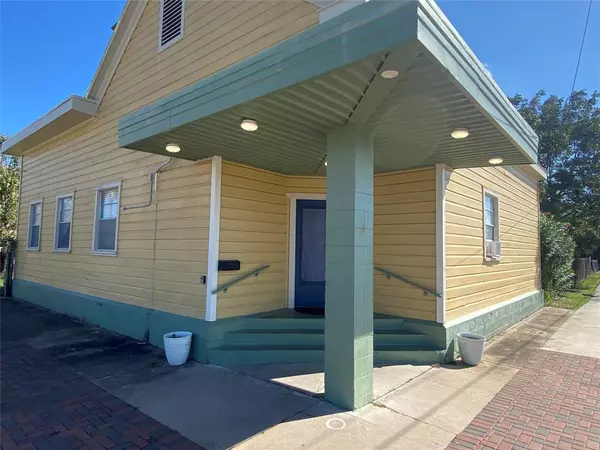 2627 Avenue L, Galveston, TX 77550