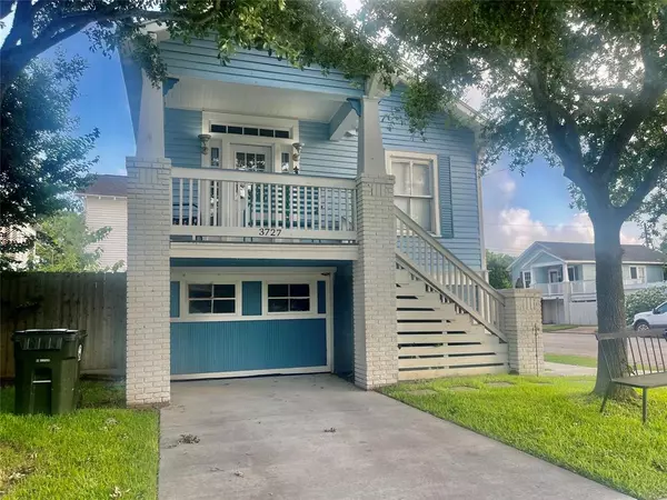 3727 Ursuline AVE, Galveston, TX 77550