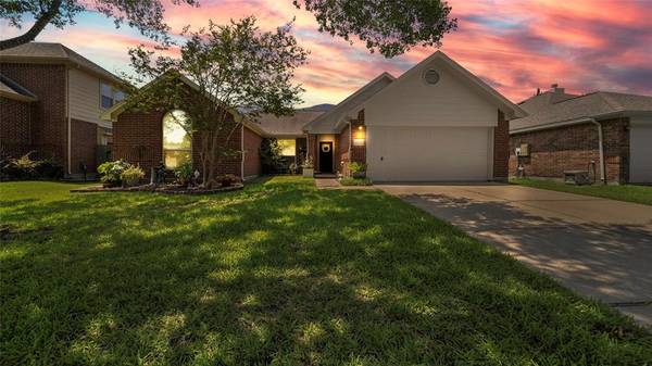 16806 Ship Anchor DR, Friendswood, TX 77546