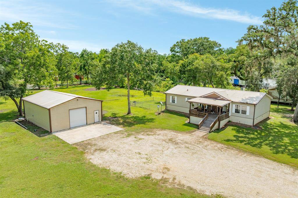 178 Brazos Dr, Angleton, TX 77515