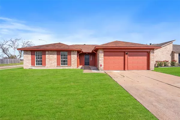 1666 Meadow Green DR, Missouri City, TX 77489