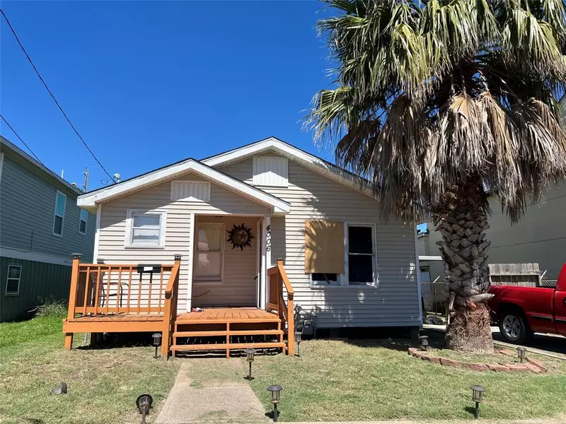 4006 Sealy ST, Galveston, TX 77550