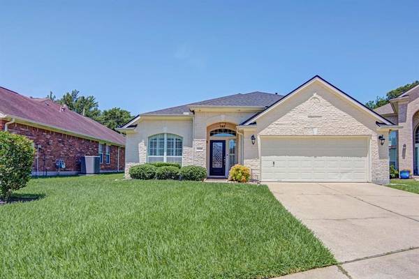 319 Holly Branch LN,  Kemah,  TX 77565