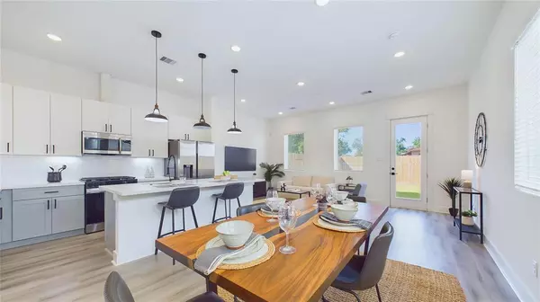 1417 Boswell ST, Houston, TX 77009