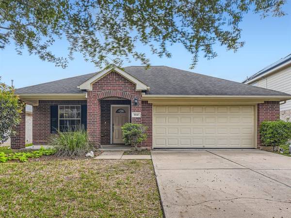 5610 Savannah Woods LN, Rosharon, TX 77583