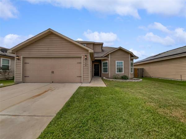 746 Crystal Lakes DR, Brookshire, TX 77423