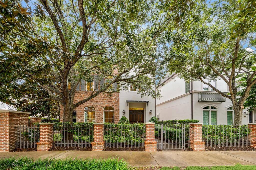 1126 Lake Pointe Pkwy, Sugar Land, TX 77478