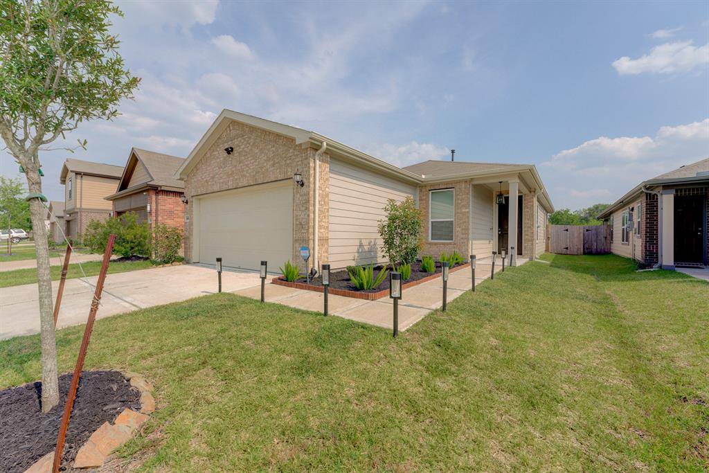 5022 Jonina LN, Houston, TX 77048