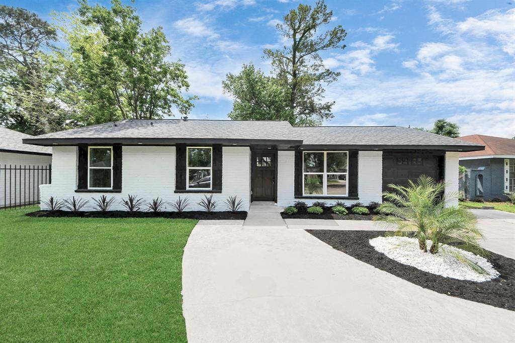 Houston, TX 77016,7622 Parker RD