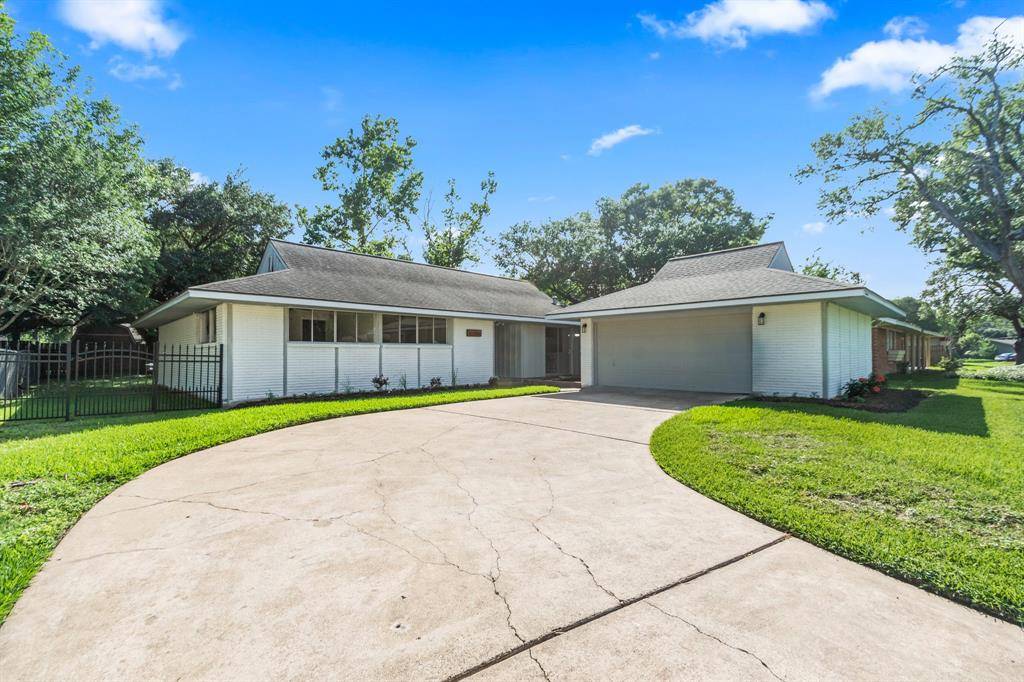 La Porte, TX 77571,10306 Carlow LN