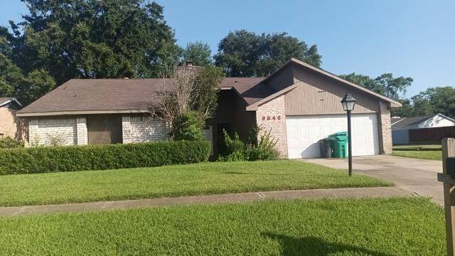 9846 Sageroyal LN, Houston, TX 77089