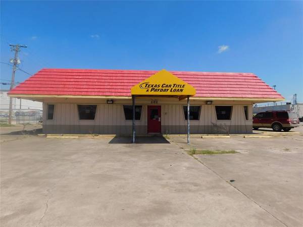 202 N Mechanic ST, El Campo, TX 77437