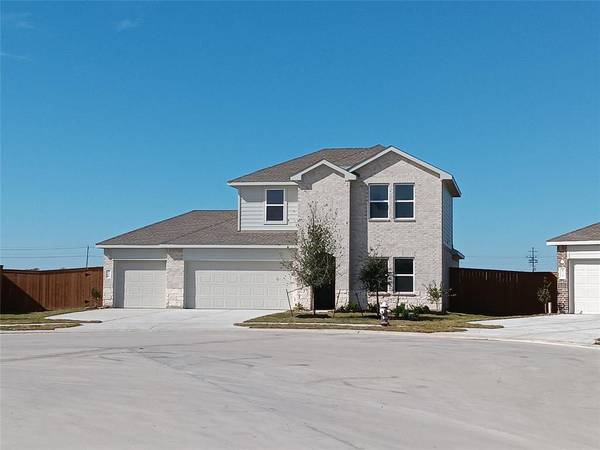 830 Brazos TRL, Dayton, TX 77535