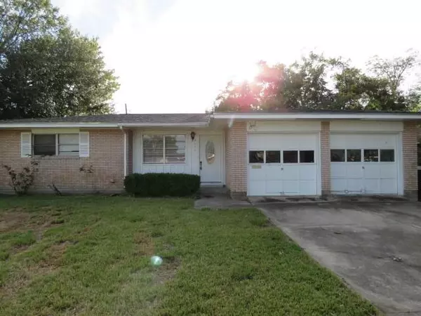 Groves, TX 77619,5111 Foster AVE