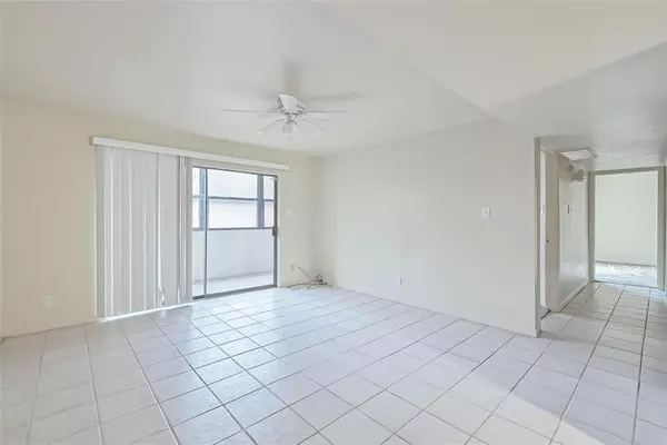 Houston, TX 77042,3045 Walnut Bend LN #27